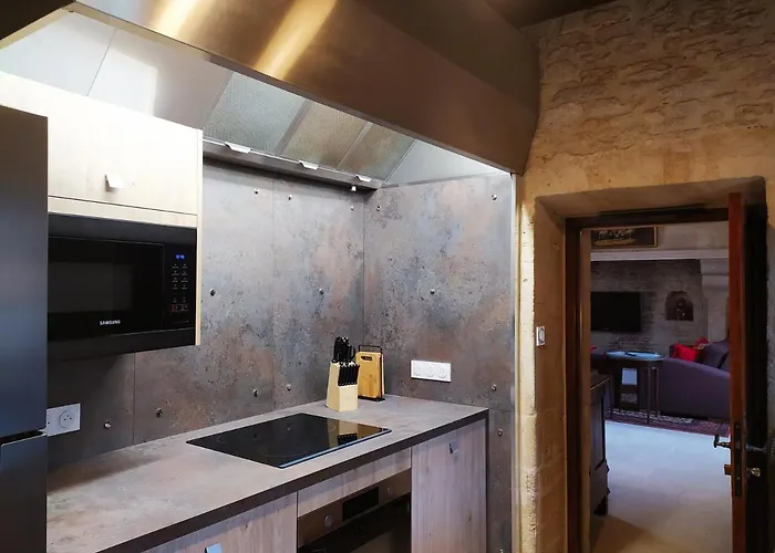 Manoir De Mathan: Prestige Near Arromanches Aparthotel Crepon